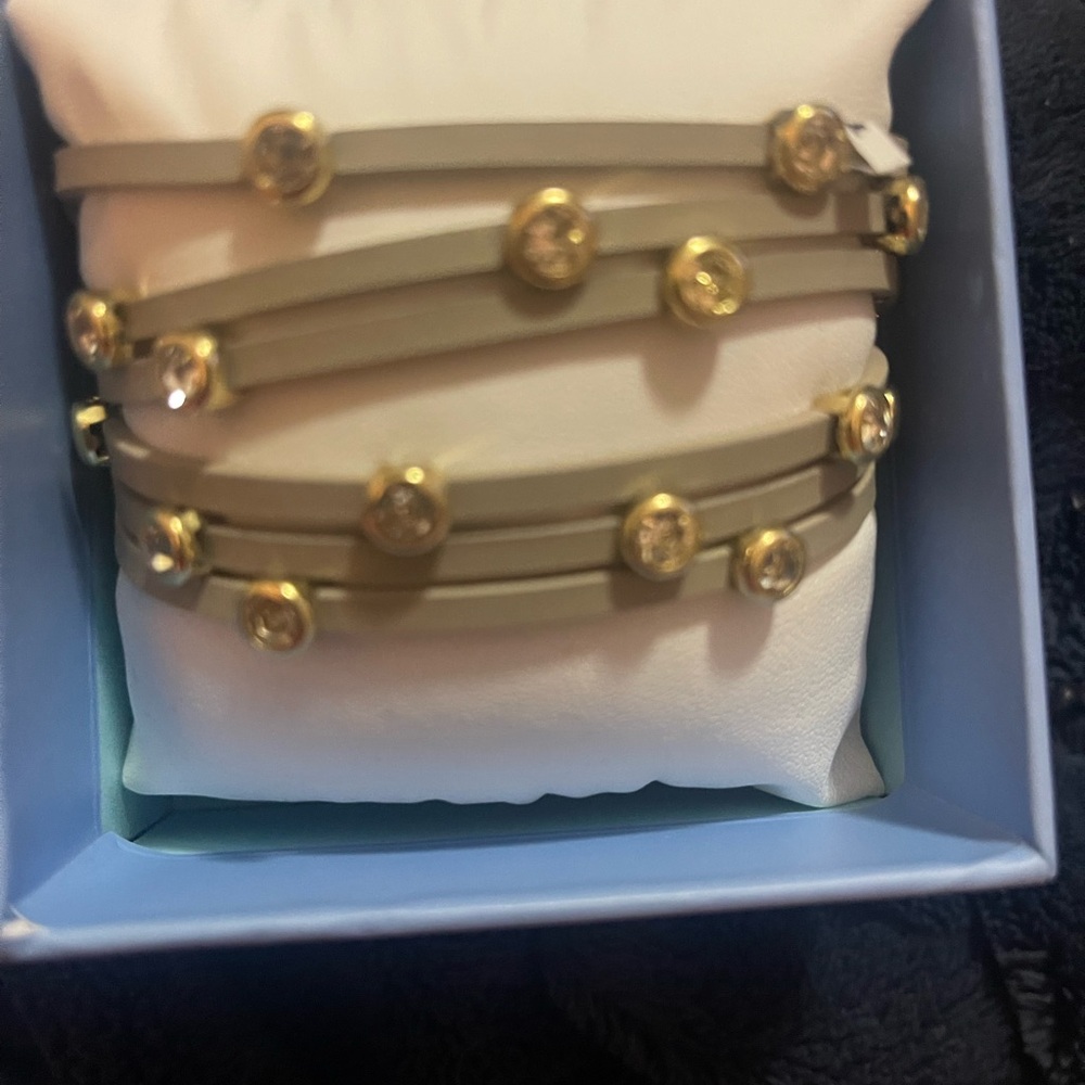 Elegant Gold and Silver Women's Bracelet